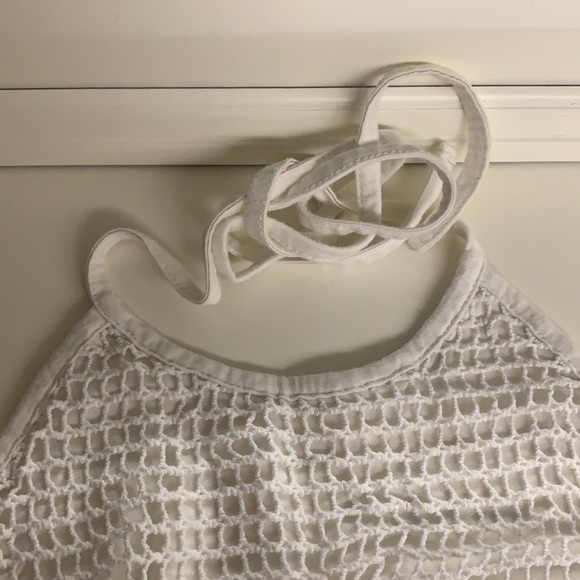 Express Backless Halter Crop Top - Picture 3 of 7